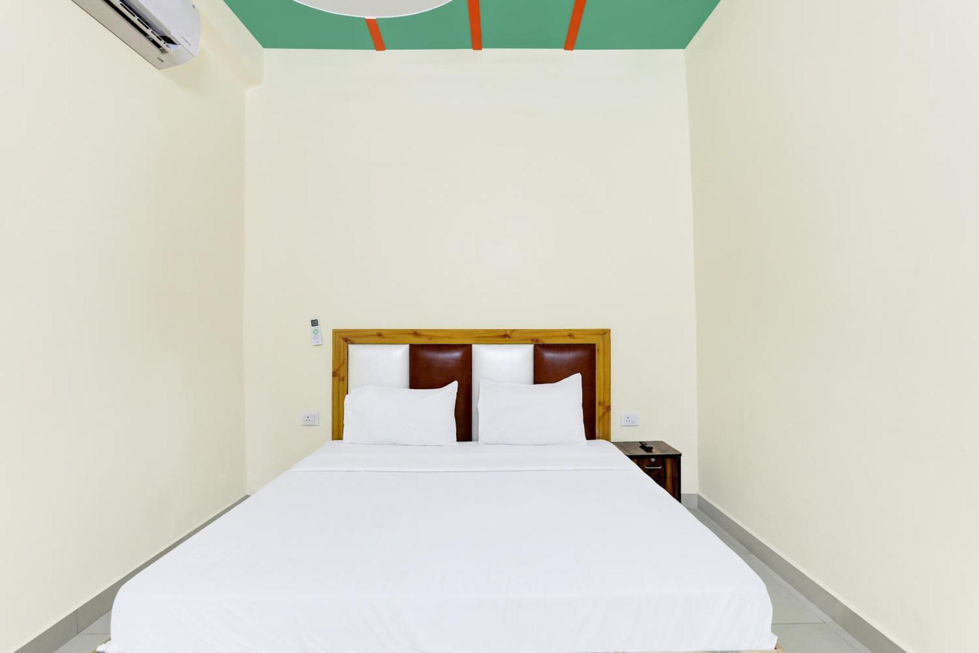 גאזיאבאד Hotel O Blu Moon מראה חיצוני תמונה